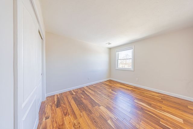 4 Rowe Ct 4, Boston, MA 02131