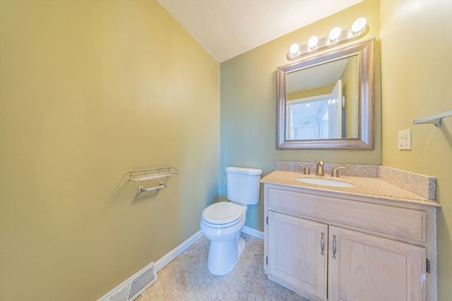 4 Rowe Ct 4, Boston, MA 02131