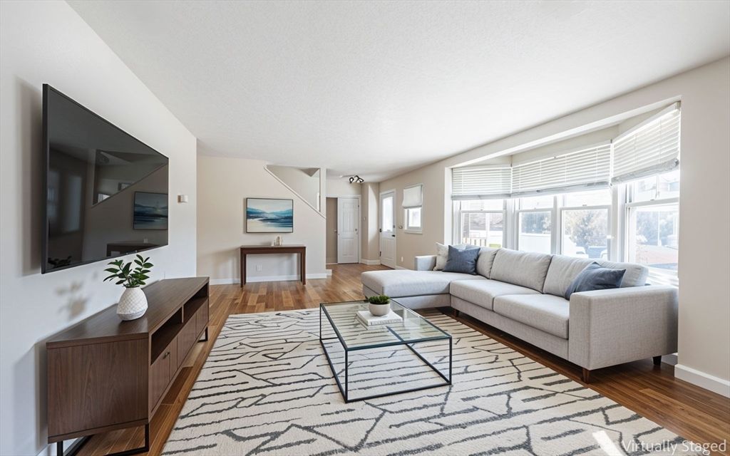 4 Rowe Ct 4, Boston, MA 02131