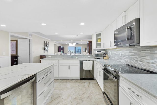 33 Comares Ave 203, St Augustine, FL 32080