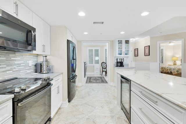 33 Comares Ave 203, St Augustine, FL 32080