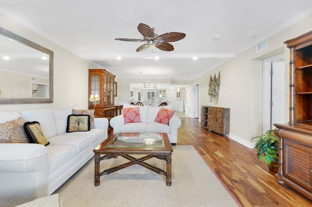 33 Comares Ave 203, St Augustine, FL 32080