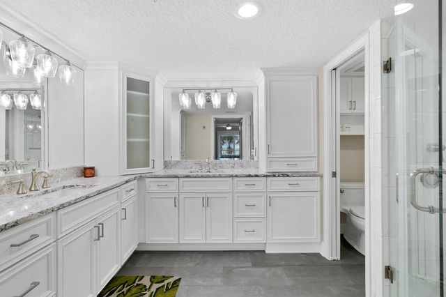 33 Comares Ave 203, St Augustine, FL 32080