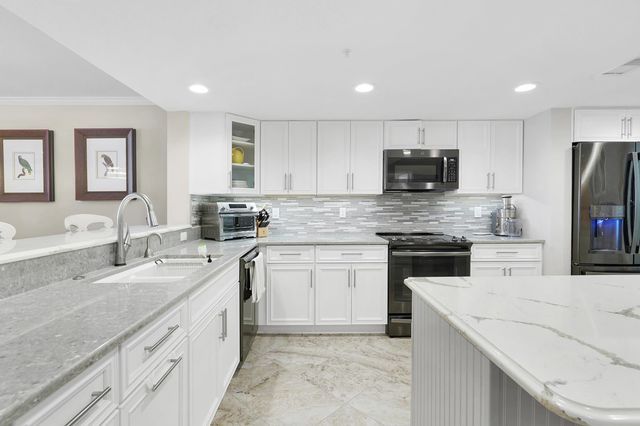 33 Comares Ave 203, St Augustine, FL 32080