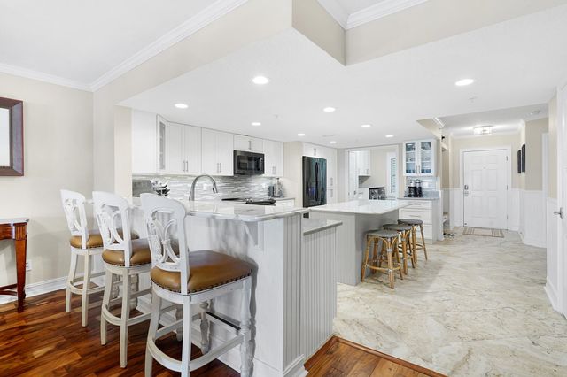 33 Comares Ave 203, St Augustine, FL 32080