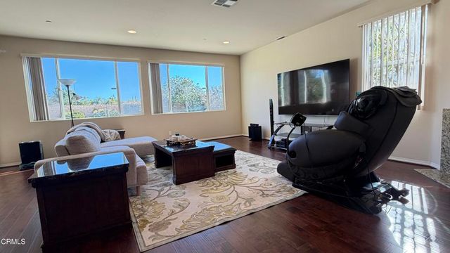 62 W Avenida De Los Arboles, Thousand Oaks, CA 91360