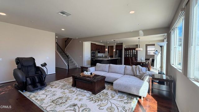 62 W Avenida De Los Arboles, Thousand Oaks, CA 91360