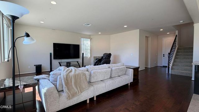 62 W Avenida De Los Arboles, Thousand Oaks, CA 91360