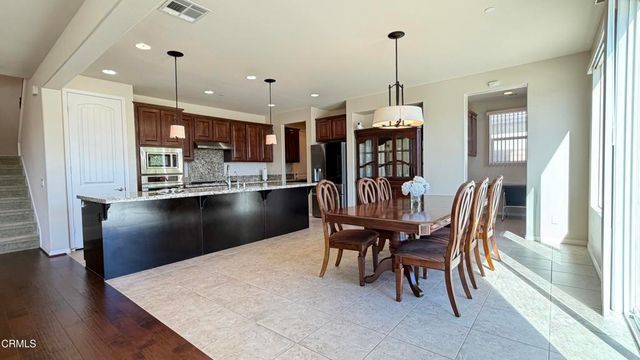 62 W Avenida De Los Arboles, Thousand Oaks, CA 91360