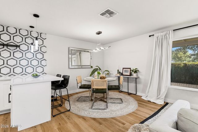 4608 E WILSHIRE Drive, Phoenix, AZ 85008