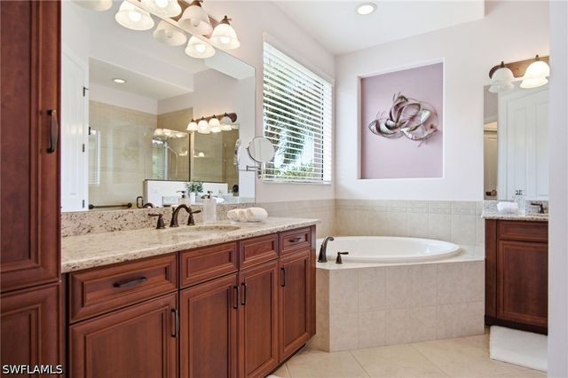 15850 Secoya Reserve CIR, Naples, FL 34110