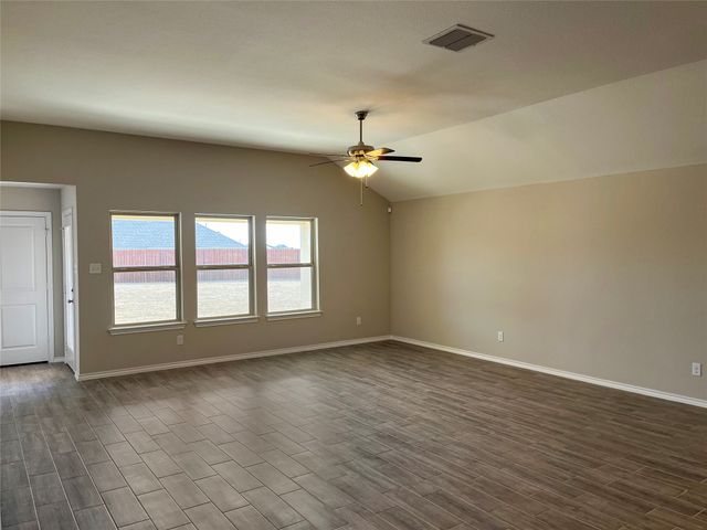 4702 Elite Drive, Sanger, TX 76266