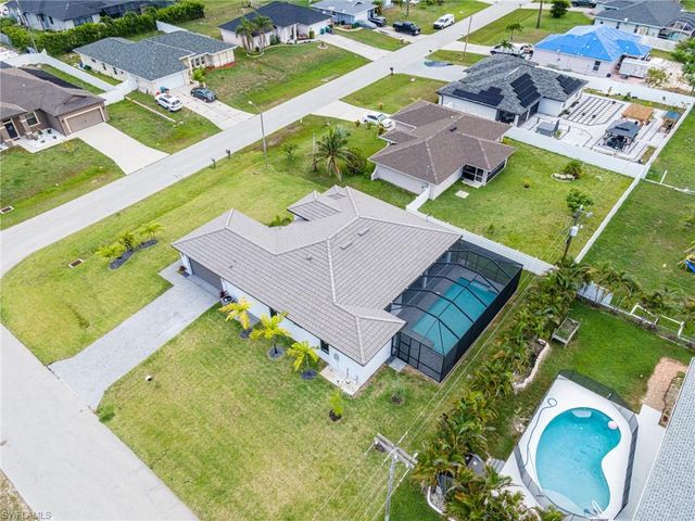 212 SW 19th TER, Cape Coral, FL 33991