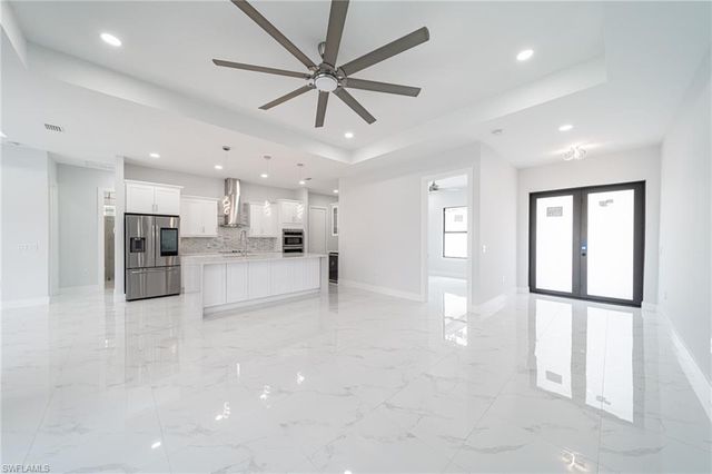 212 SW 19th TER, Cape Coral, FL 33991