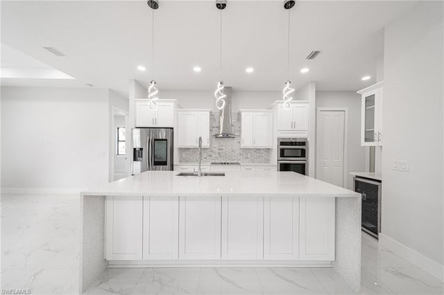 212 SW 19th TER, Cape Coral, FL 33991