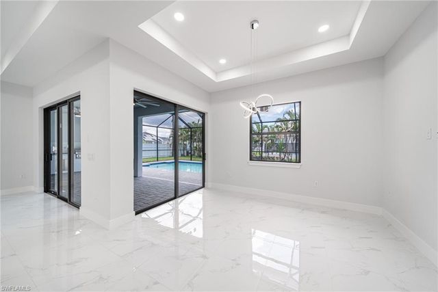 212 SW 19th TER, Cape Coral, FL 33991