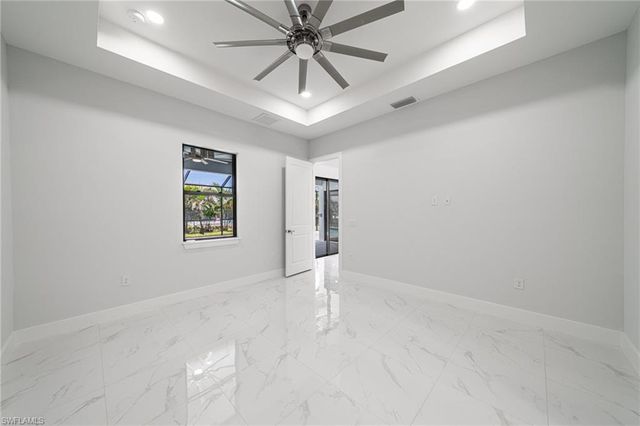 212 SW 19th TER, Cape Coral, FL 33991