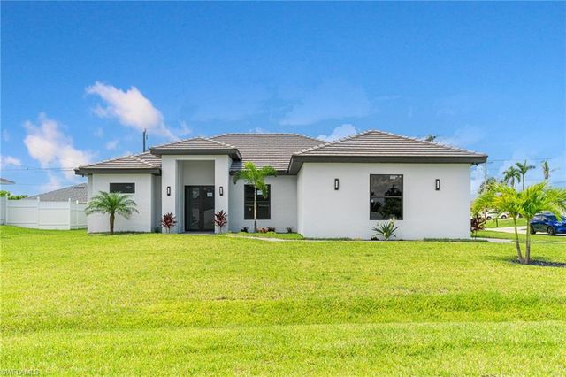 212 SW 19th TER, Cape Coral, FL 33991