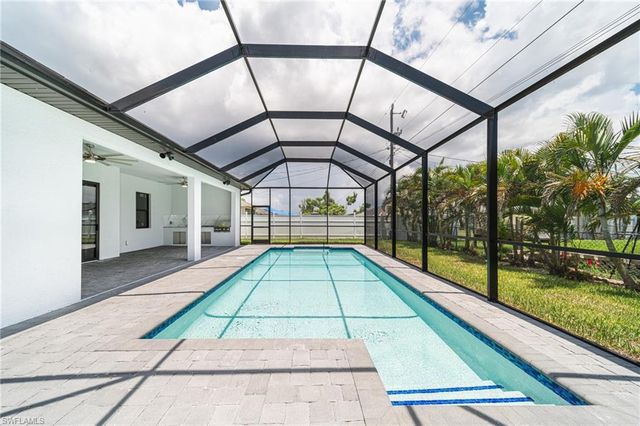 212 SW 19th TER, Cape Coral, FL 33991