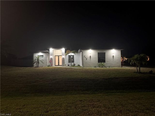 212 SW 19th TER, Cape Coral, FL 33991