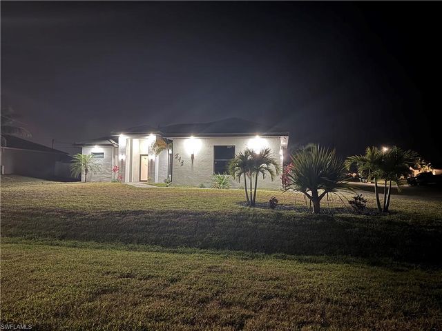 212 SW 19th TER, Cape Coral, FL 33991