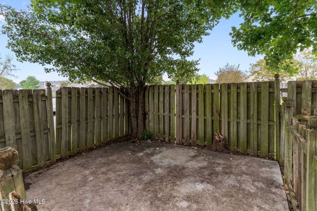 422 Montego Court, Wilmington, NC 28411