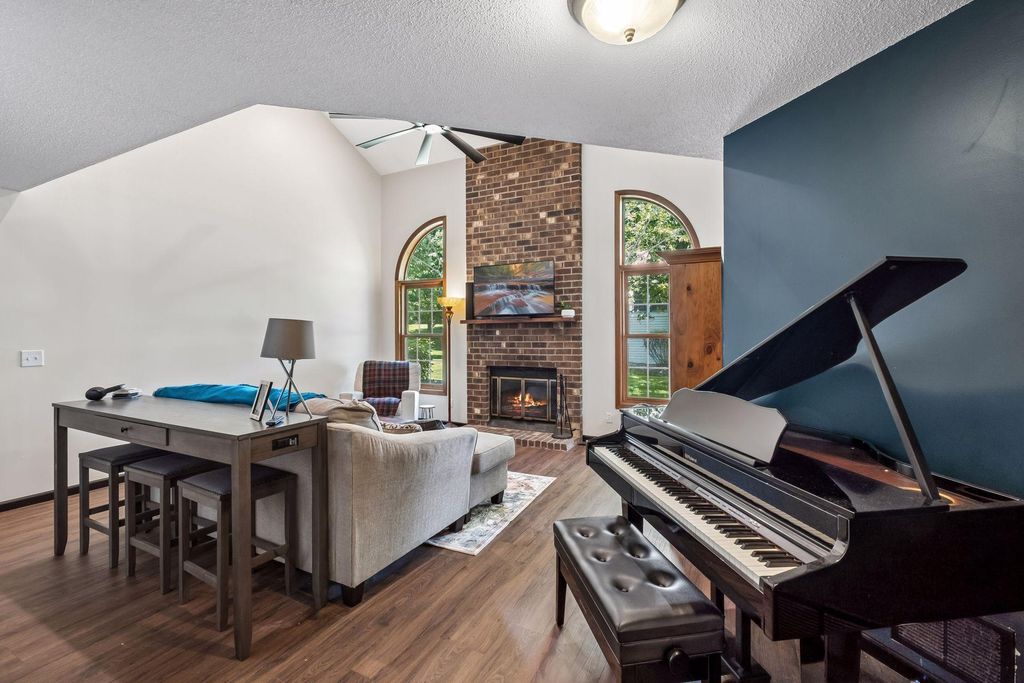 11081 Oregon Curve, Bloomington, MN 55438 — photo 4