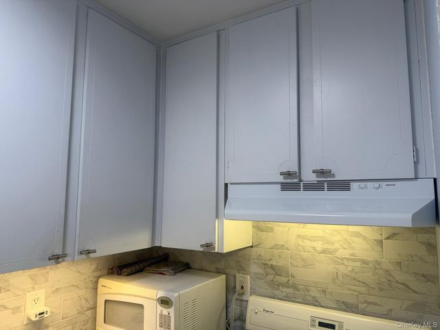 601 Chestnut Street A-15, Cedarhurst, NY 11516