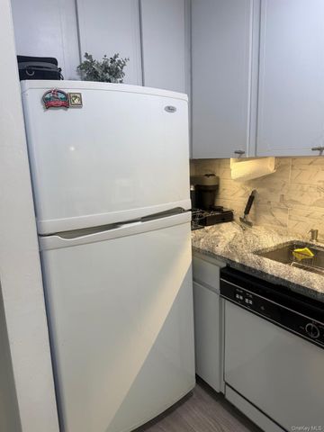 601 Chestnut Street A-15, Cedarhurst, NY 11516