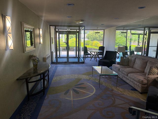 601 Chestnut Street A-15, Cedarhurst, NY 11516