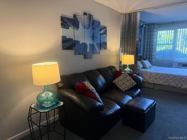601 Chestnut Street A-15, Cedarhurst, NY 11516