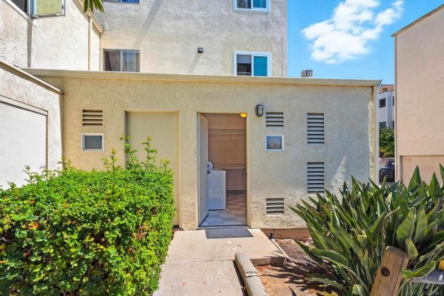 5725 Linda Vista Road 4, San Diego, CA 92110