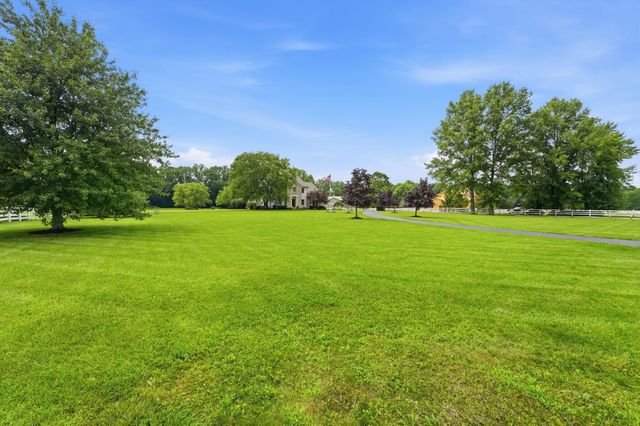 1835 Dixon Road, Blacklick, OH 43004