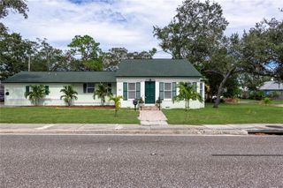 701 38TH AVENUE N, St Petersburg, FL 33704