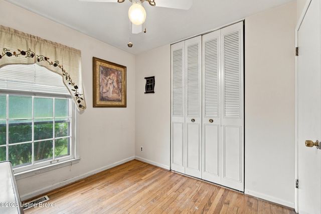 2516 Tregaron Ave, Jeffersontown, KY 40299