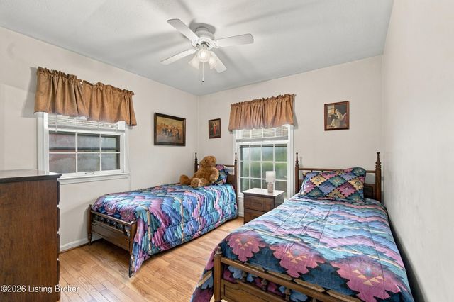 2516 Tregaron Ave, Jeffersontown, KY 40299
