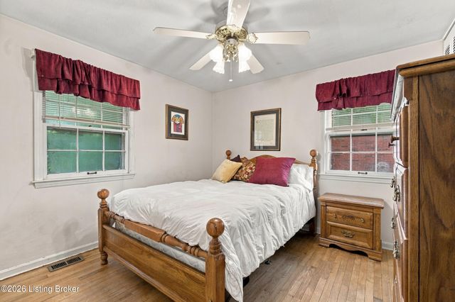 2516 Tregaron Ave, Jeffersontown, KY 40299