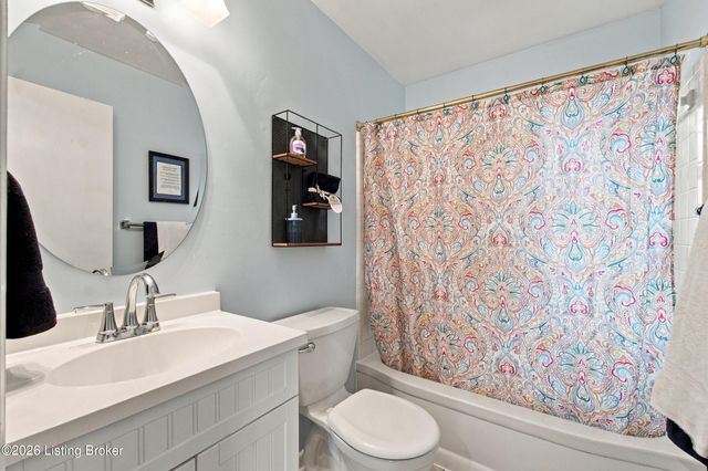 2516 Tregaron Ave, Jeffersontown, KY 40299