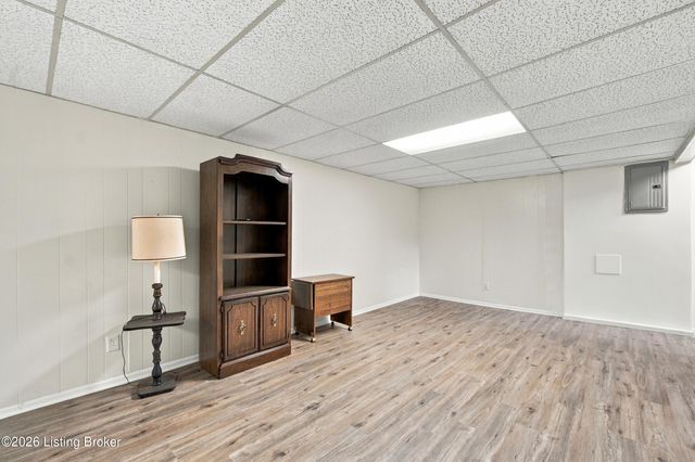 2516 Tregaron Ave, Jeffersontown, KY 40299