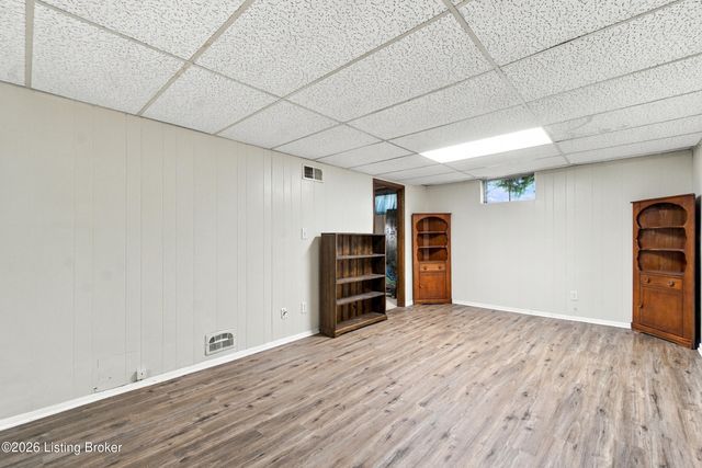 2516 Tregaron Ave, Jeffersontown, KY 40299
