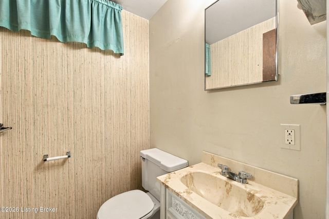 2516 Tregaron Ave, Jeffersontown, KY 40299