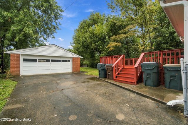 2516 Tregaron Ave, Jeffersontown, KY 40299