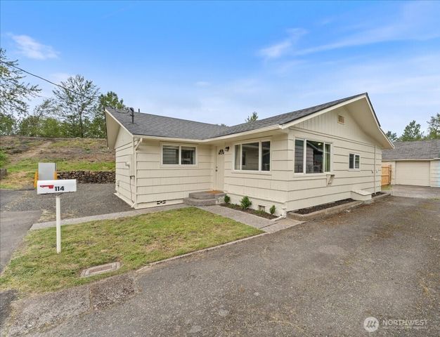 114 Cherry Street NW, Castle Rock, WA 98611