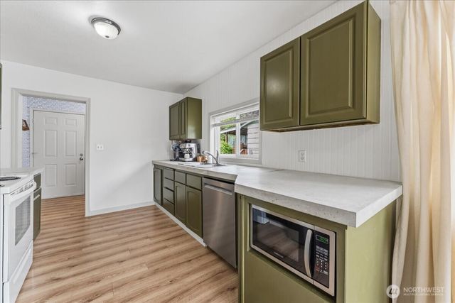 114 Cherry Street NW, Castle Rock, WA 98611