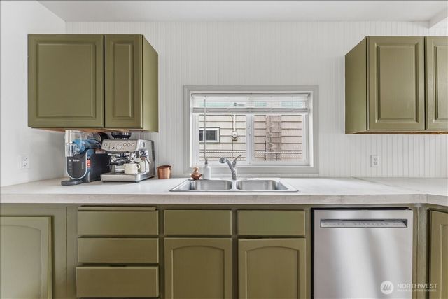 114 Cherry Street NW, Castle Rock, WA 98611