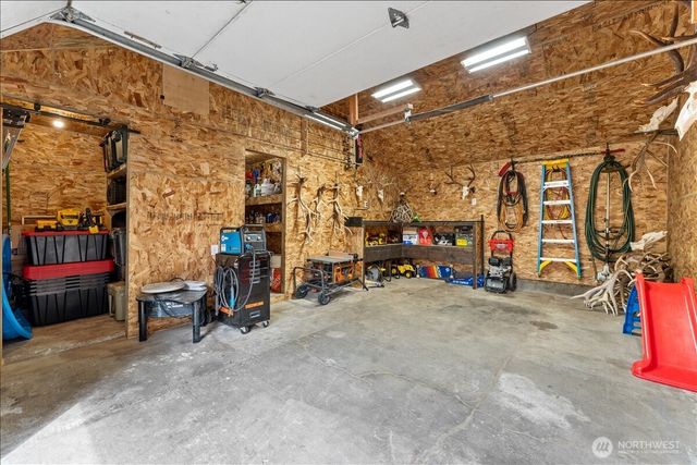 114 Cherry Street NW, Castle Rock, WA 98611