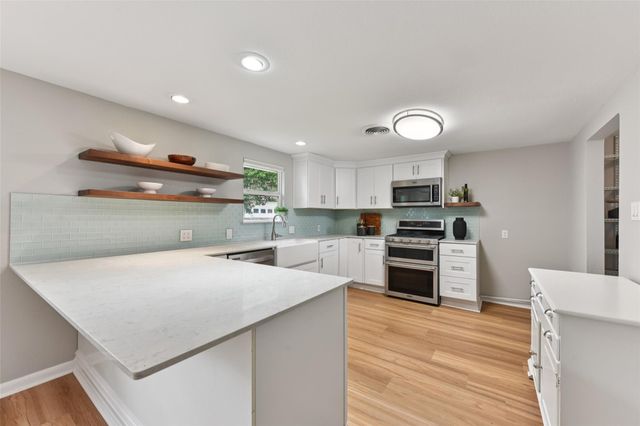 406 E 2nd ST, Georgetown, TX 78626