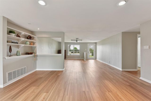 406 E 2nd ST, Georgetown, TX 78626