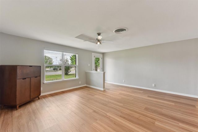 406 E 2nd ST, Georgetown, TX 78626