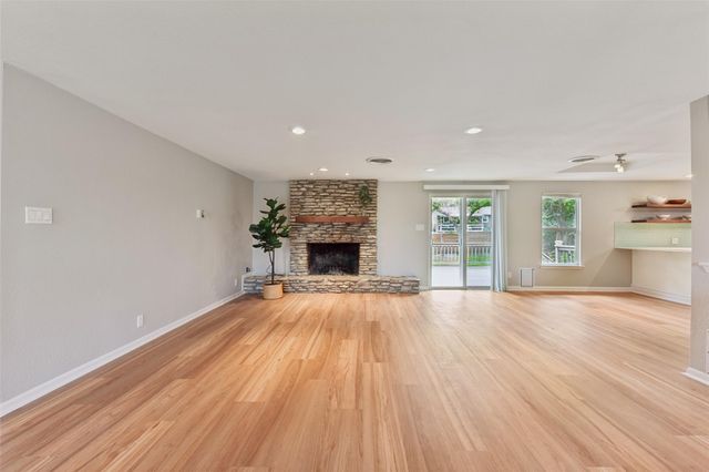 406 E 2nd ST, Georgetown, TX 78626